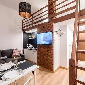 Ξενοδοχείο με διαμερίσματα 2 Nights - Great Location, Right Next To Main Rail And Bus Station, 10 Min To Main Square By Foot, Krasków