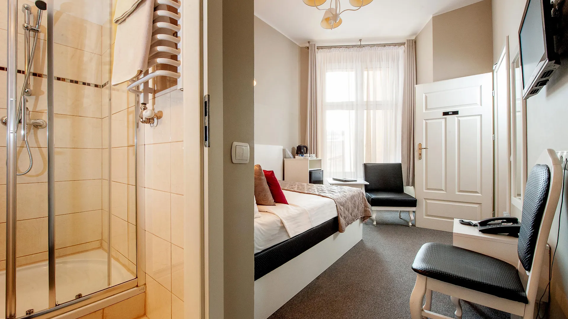 Leone Aparthotel Krasków