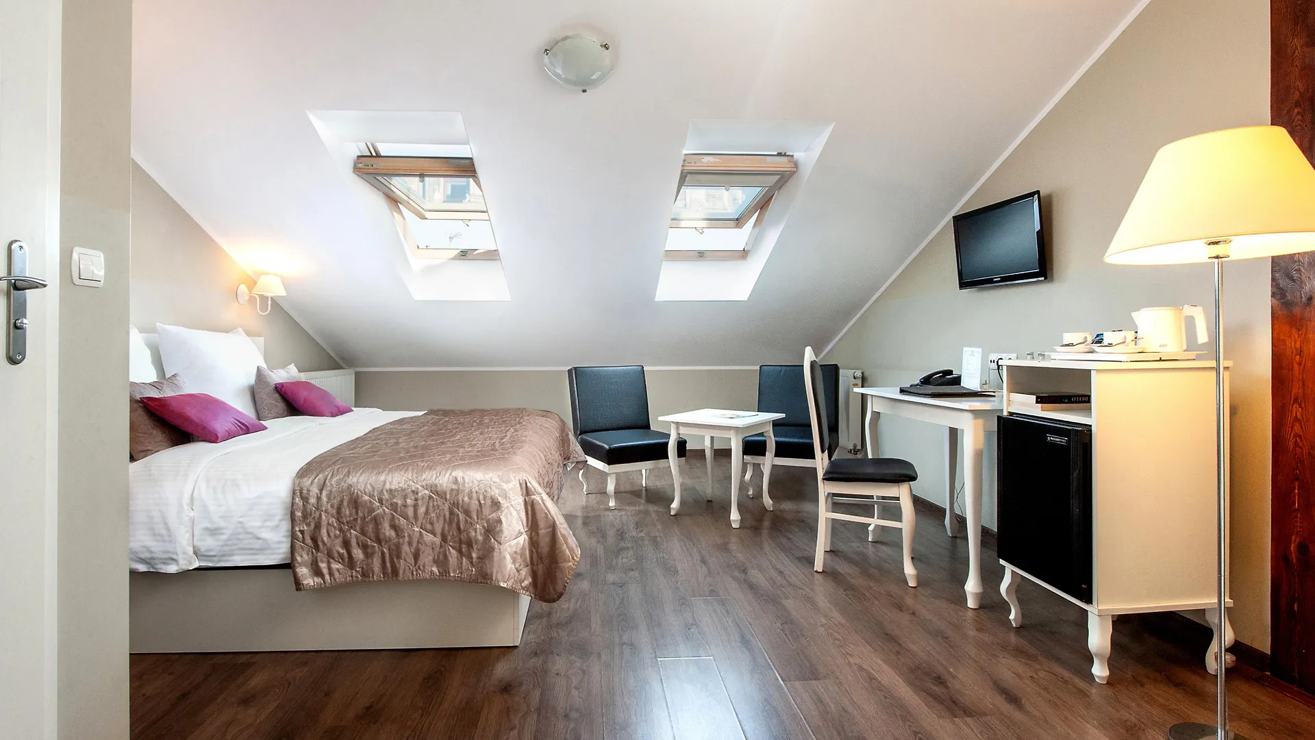 Leone Aparthotel Krasków
