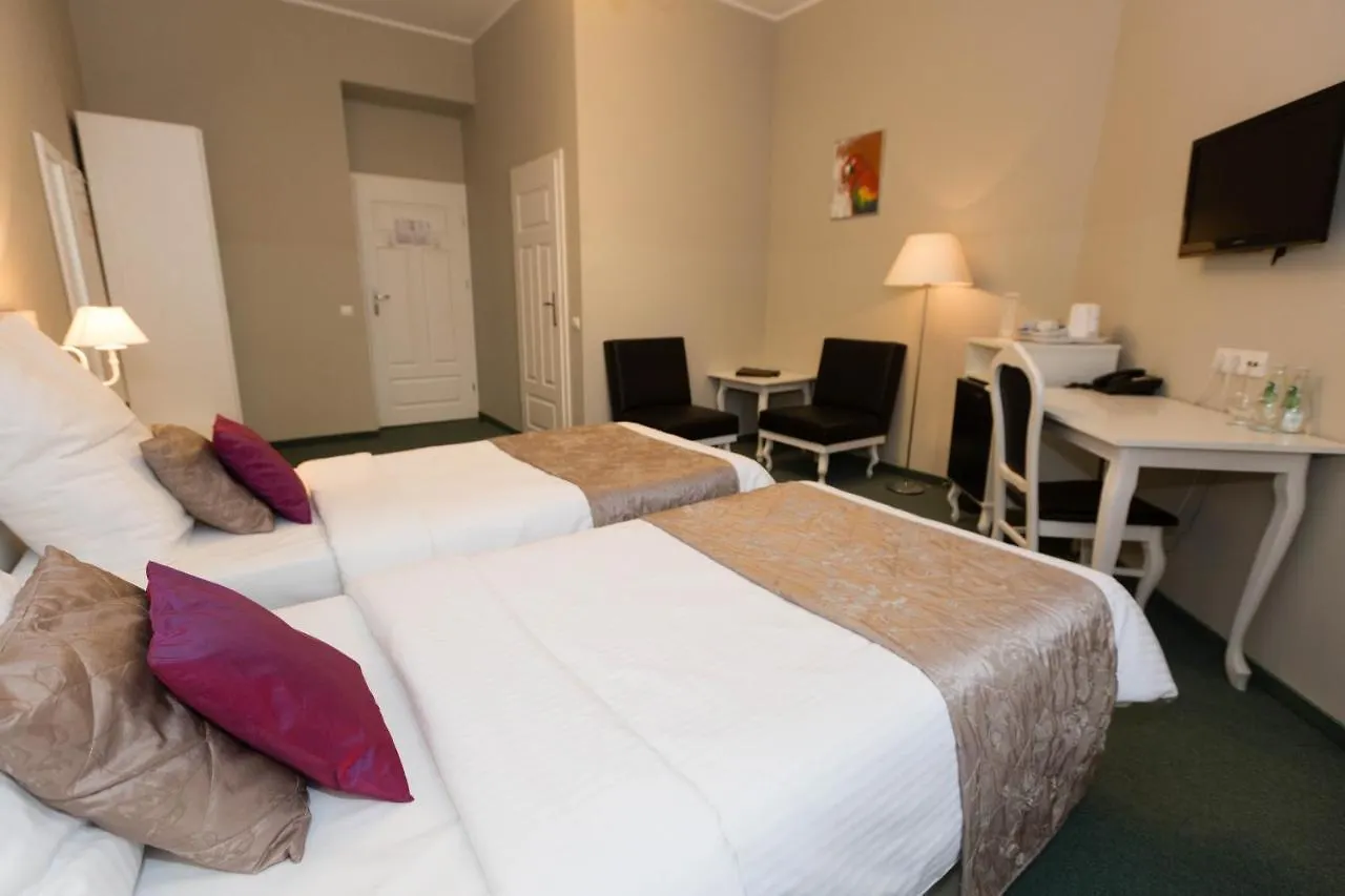 Leone Aparthotel Krasków