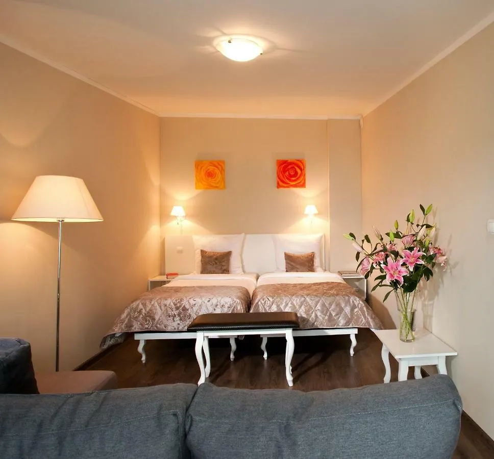 Leone Aparthotel Krasków